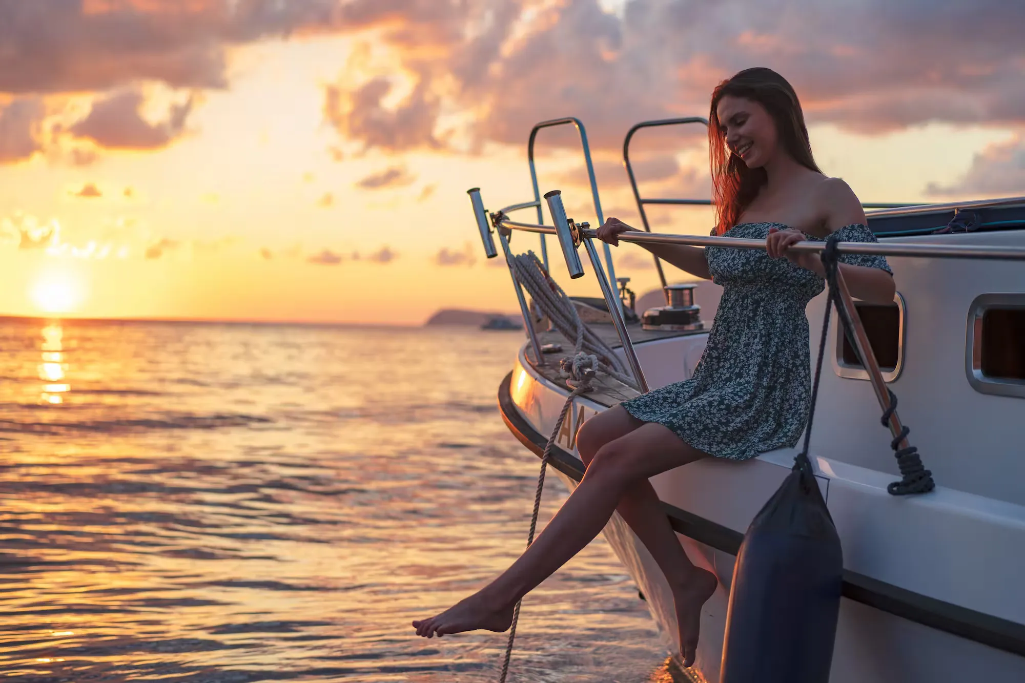 Crucero Privado al Atardecer Todo incluido o Bare Boat